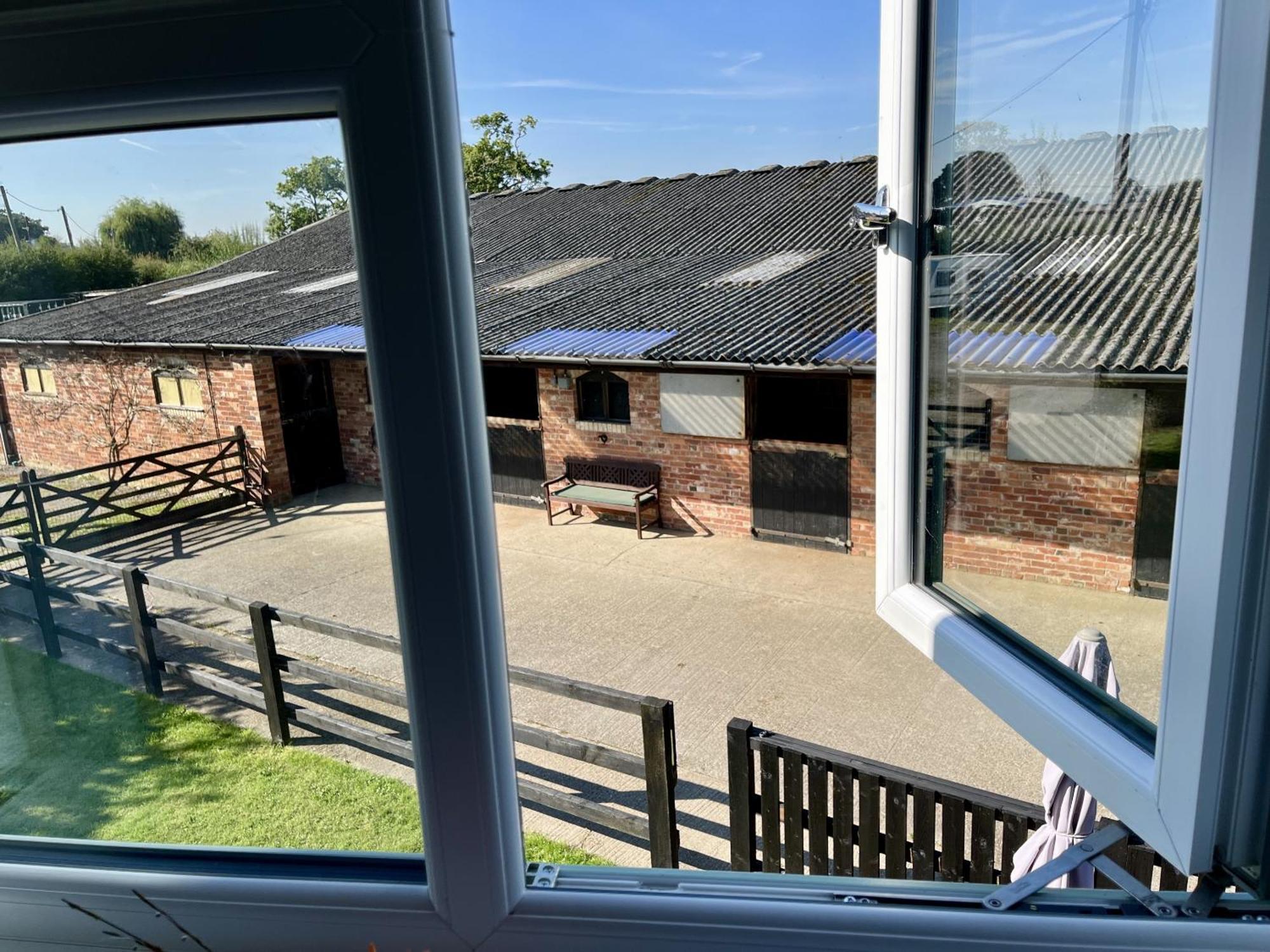 Priors Oak - A Cosy Studio With Countryside Views In Dorset Stalbridge 外观 照片